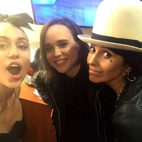 Miley Cyrus, Instagram